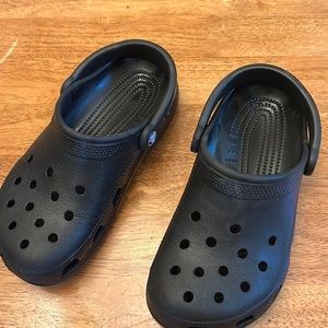 Black crocs